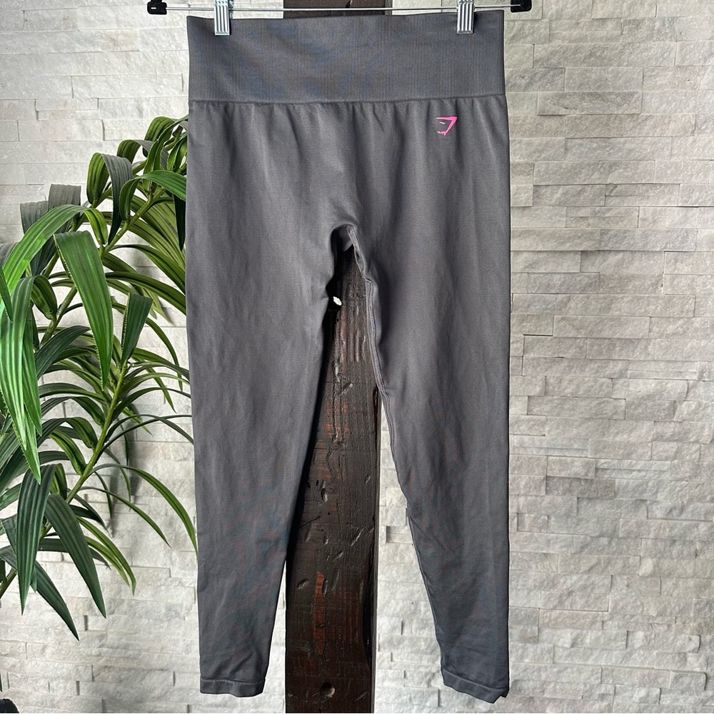 GYMSHARK Charcoal Grey and Pink Seamless Midrise Leggings Size Small - Picture 2 of 4